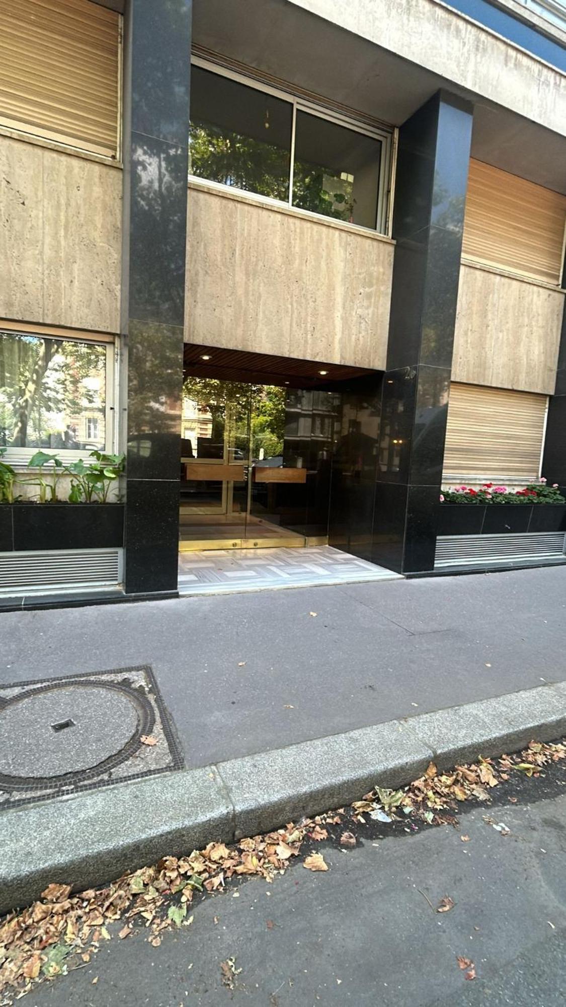 Studio Pour Deux Face A La Tour Eiffel París Exterior foto